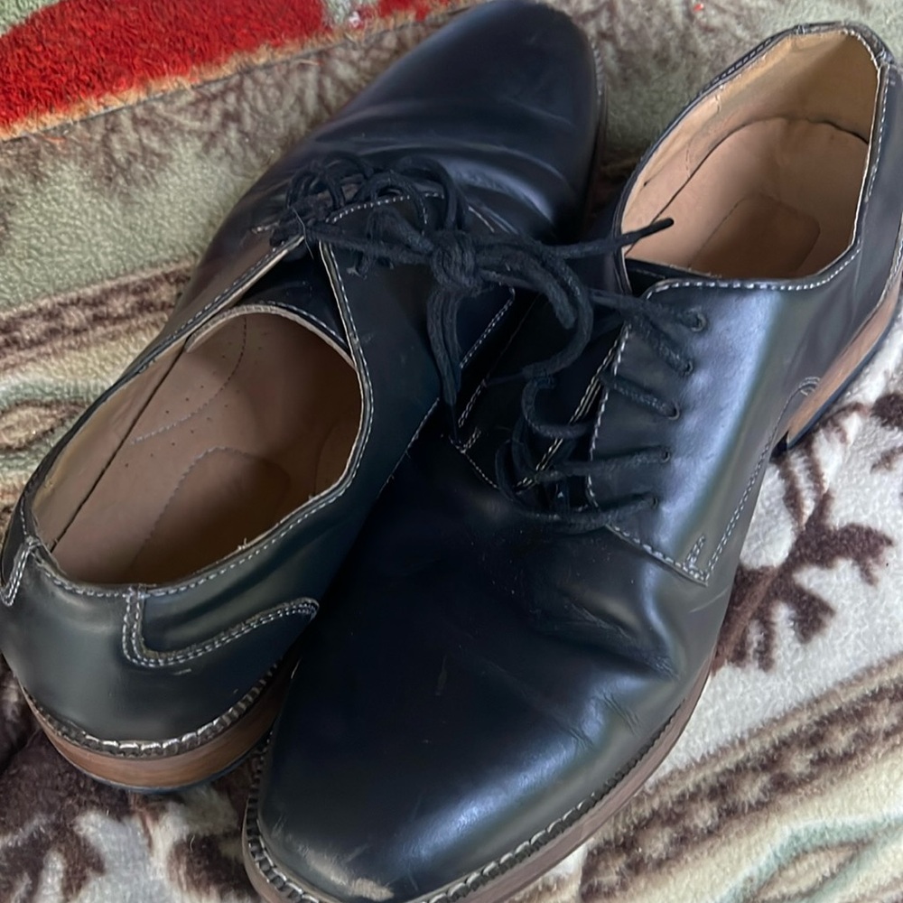 Dress shoes